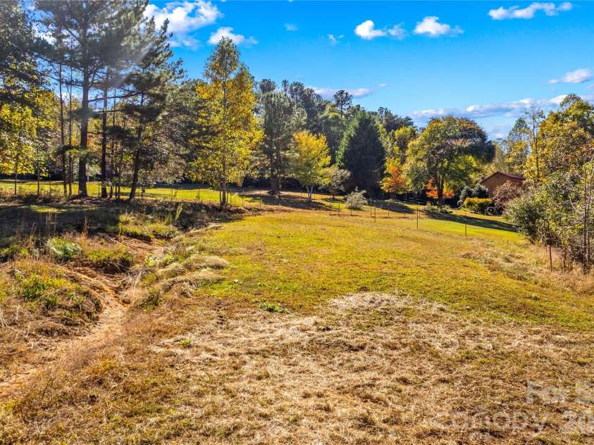153 Mcgregor Lane, Statesville, NC 28625.  MLS# CAR4314414, YatesRealty ID 16800. 