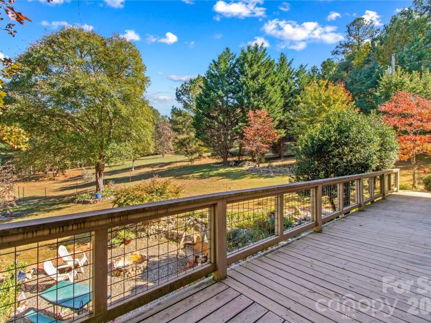 153 Mcgregor Lane, Statesville, NC 28625.  MLS# CAR4314414, YatesRealty ID 16800. 