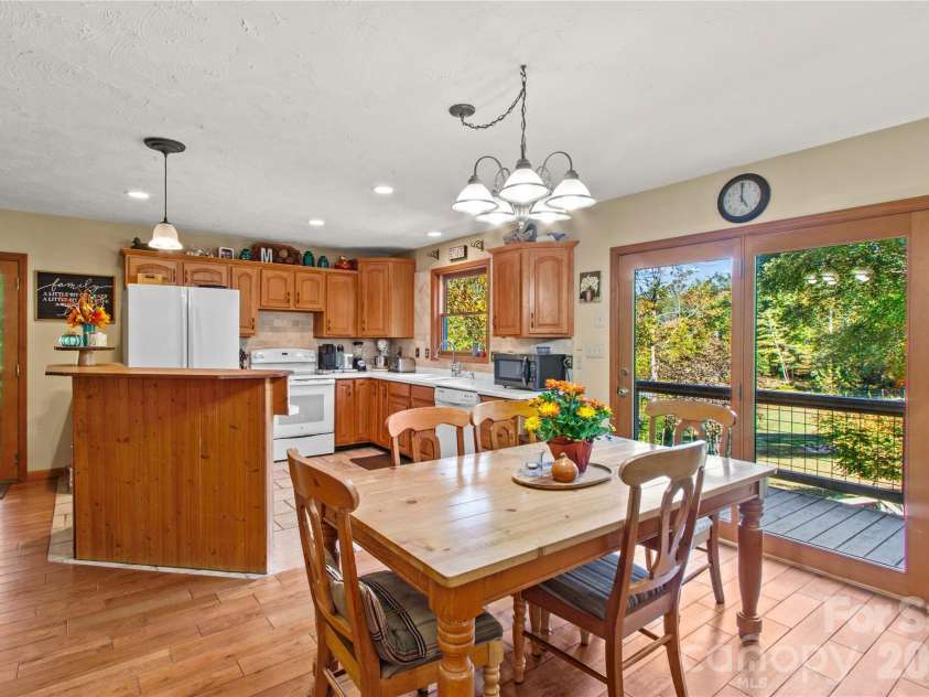 153 Mcgregor Lane, Statesville, NC 28625.  MLS# CAR4314414, YatesRealty ID 16800. 