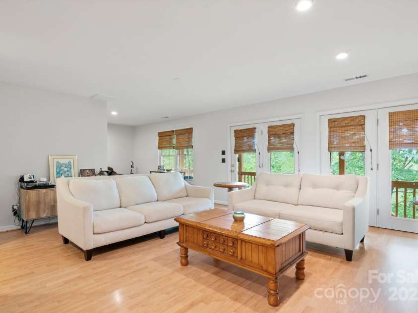 450 West Lake Road, Marion, NC 28752.  MLS# CAR4250794, YatesRealty ID 16800. 