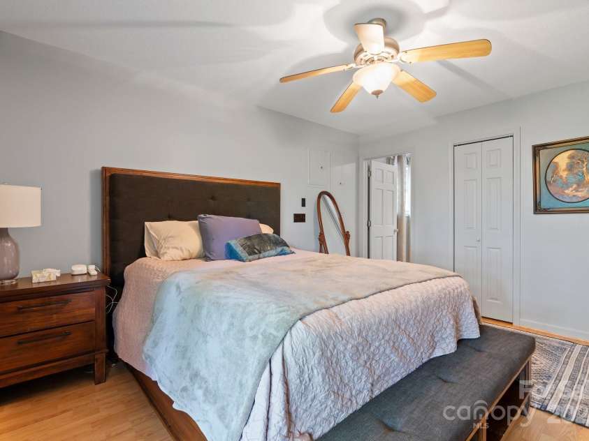 450 West Lake Road, Marion, NC 28752.  MLS# CAR4250794, YatesRealty ID 16800. 