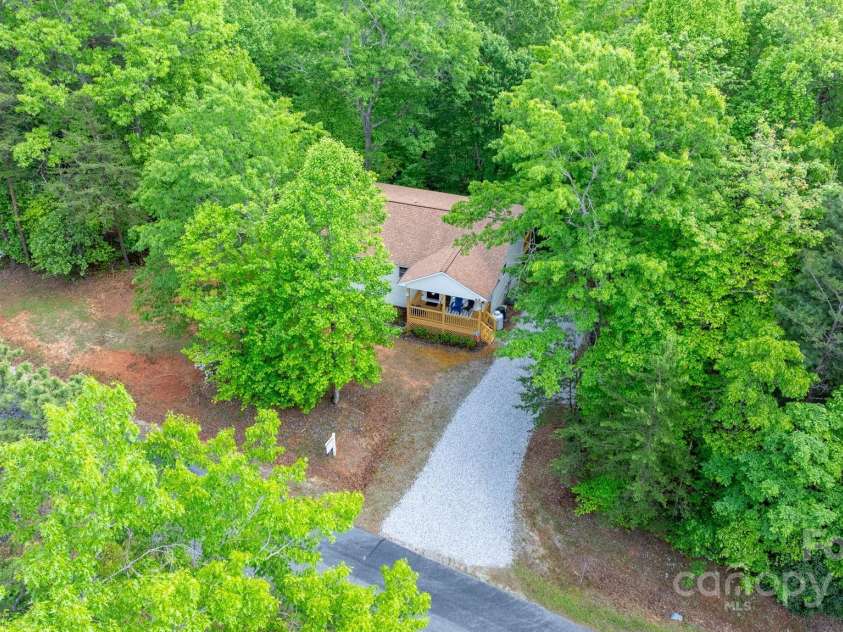 450 West Lake Road, Marion, NC 28752.  MLS# CAR4250794, YatesRealty ID 16800. 
