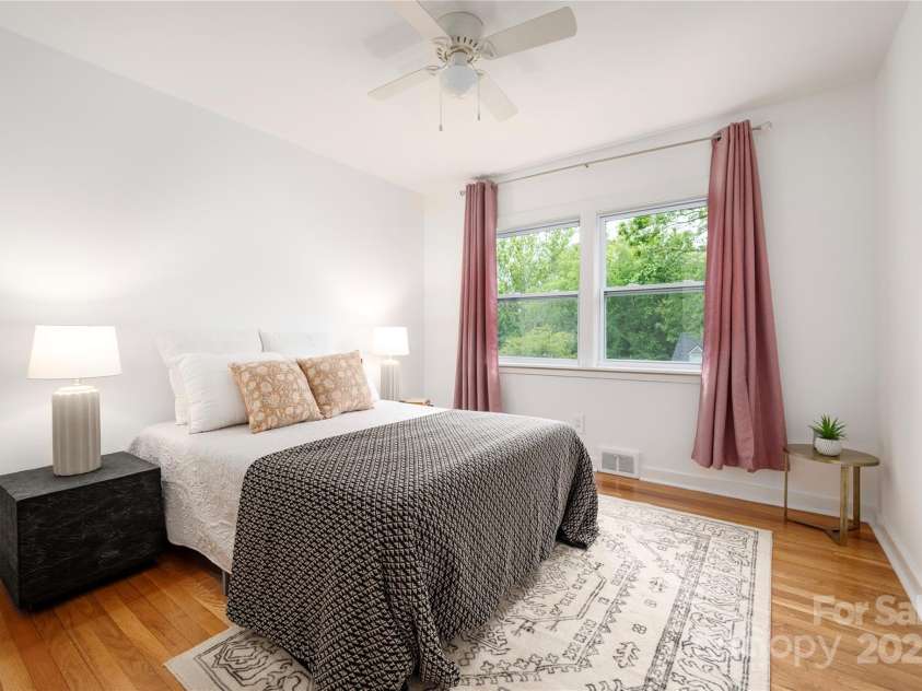 12 Canterbury Road, Asheville, NC 28805.  MLS# CAR4260435, YatesRealty ID 16801. 