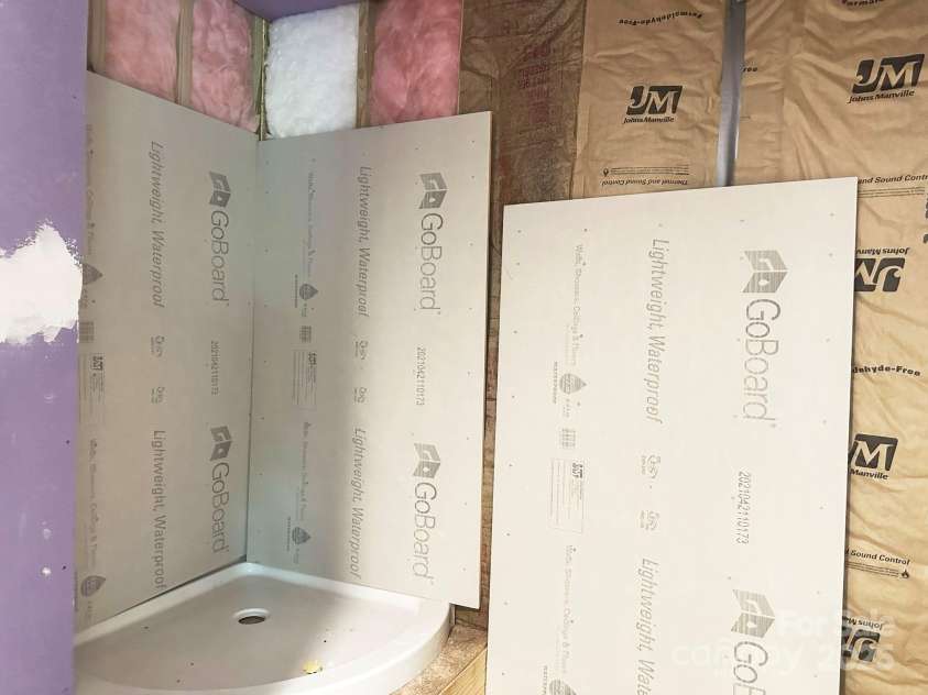 12 Canterbury Road, Asheville, NC 28805.  MLS# CAR4260435, YatesRealty ID 16801. Setup for additionaly Bathroom