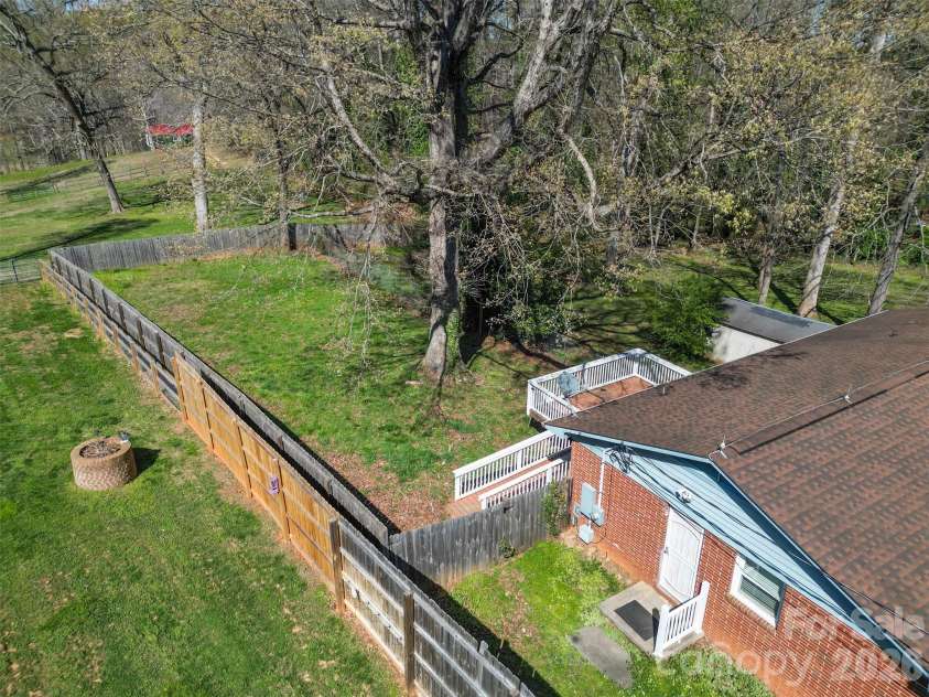 2230 Kenwood Drive, Kannapolis, NC 28081.  MLS# CAR4361170, YatesRealty ID 16801. 