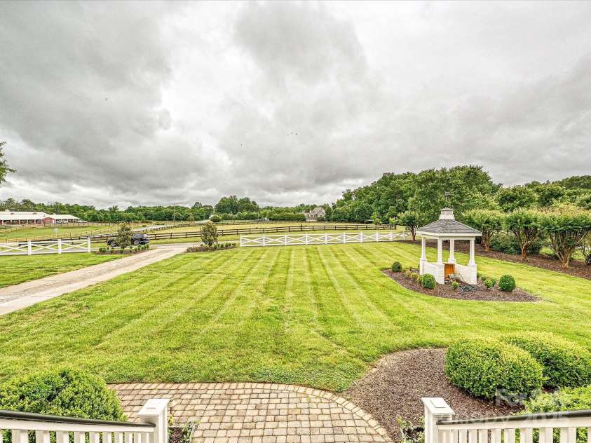 735 Davidson Run Lane, Davidson, NC 28036.  MLS# CAR4263530, YatesRealty ID 16802. 