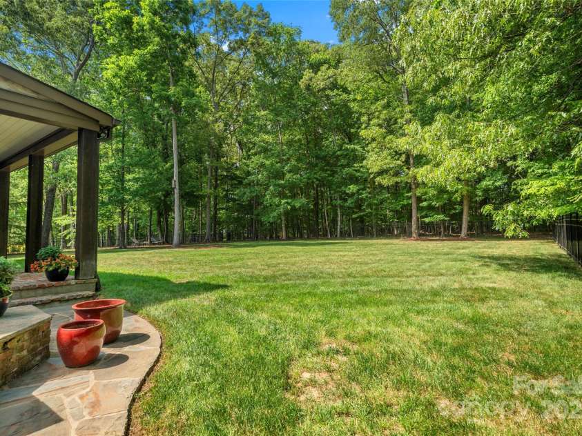 7906 Skye Lochs Drive, Waxhaw, NC 28173.  MLS# CAR4253185, YatesRealty ID 16803. 