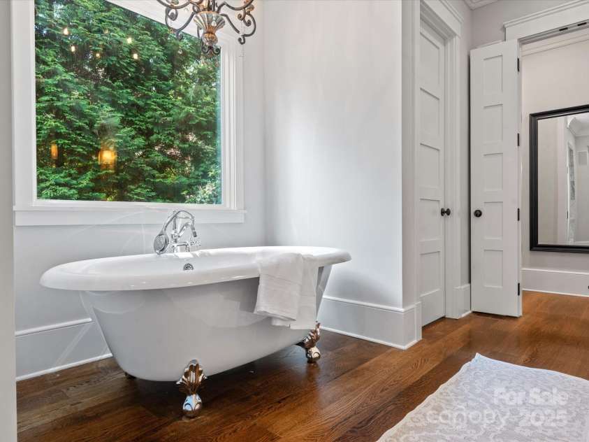 7906 Skye Lochs Drive, Waxhaw, NC 28173.  MLS# CAR4253185, YatesRealty ID 16803. Love the clawfoot tub!