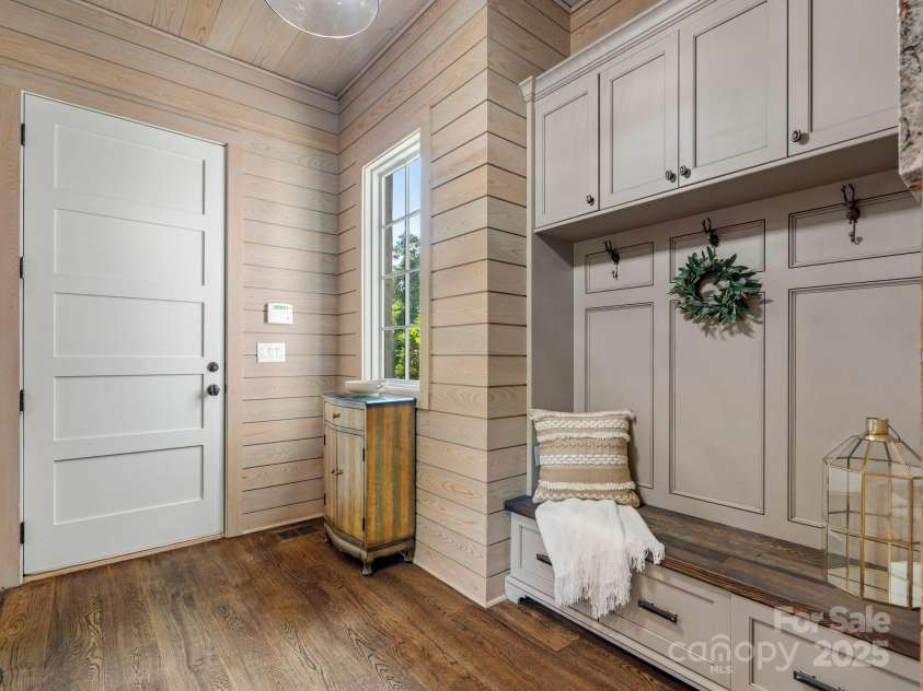 7906 Skye Lochs Drive, Waxhaw, NC 28173.  MLS# CAR4253185, YatesRealty ID 16803. Love the paneled mudroom + drop zone
