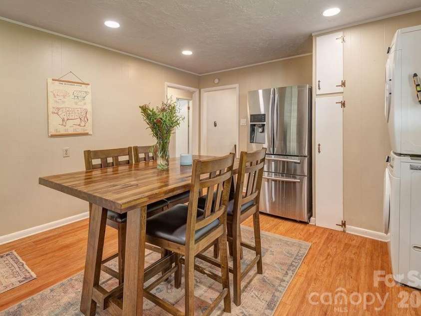24 Forest Lane, Black Mountain, NC 28711.  MLS# CAR4369502, YatesRealty ID 16804. 