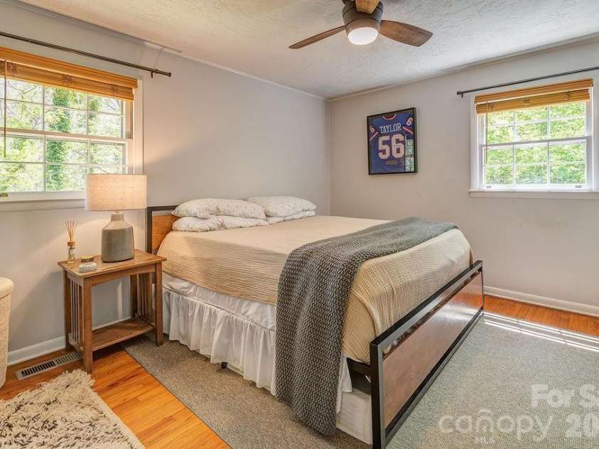 24 Forest Lane, Black Mountain, NC 28711.  MLS# CAR4369502, YatesRealty ID 16804. 