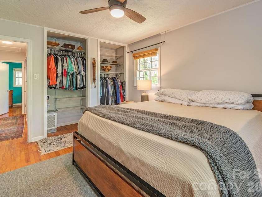 24 Forest Lane, Black Mountain, NC 28711.  MLS# CAR4369502, YatesRealty ID 16804. 