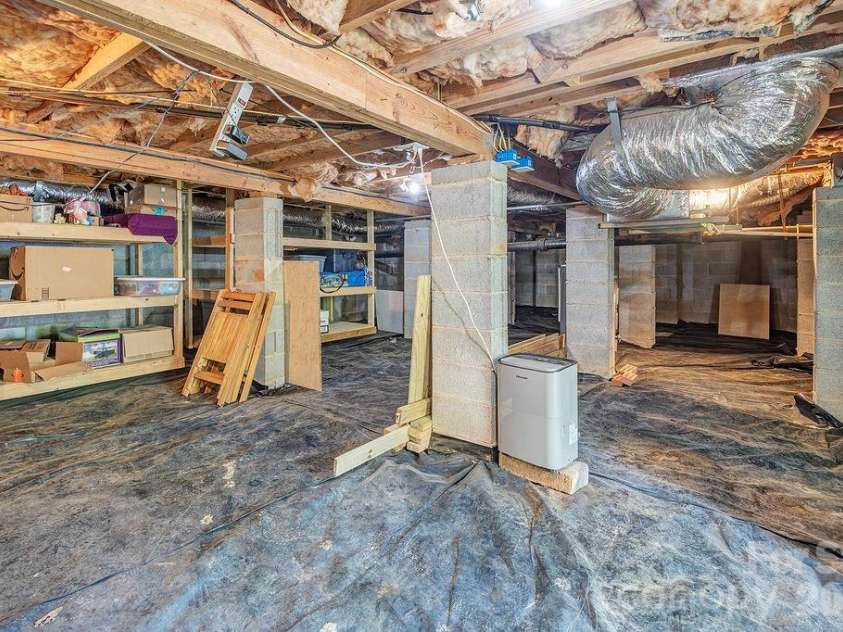 24 Forest Lane, Black Mountain, NC 28711.  MLS# CAR4369502, YatesRealty ID 16804. 