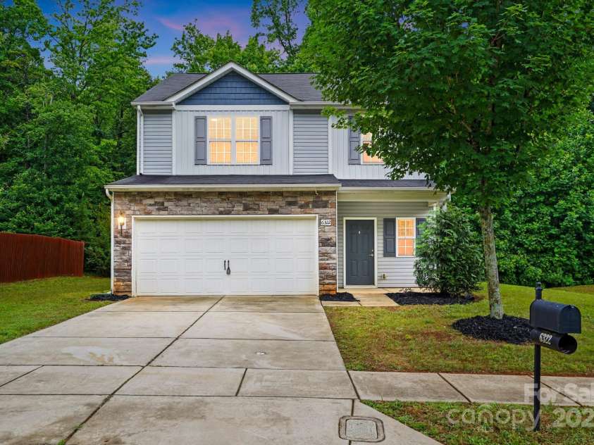 6322 Sydney Mae Lane, Charlotte, NC 28262.  MLS# CAR4260028, YatesRealty ID 16804. 