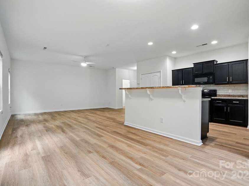 6322 Sydney Mae Lane, Charlotte, NC 28262.  MLS# CAR4260028, YatesRealty ID 16804. 