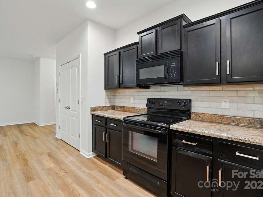 6322 Sydney Mae Lane, Charlotte, NC 28262.  MLS# CAR4260028, YatesRealty ID 16804. 