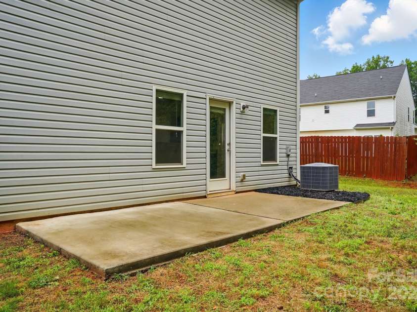 6322 Sydney Mae Lane, Charlotte, NC 28262.  MLS# CAR4260028, YatesRealty ID 16804. 