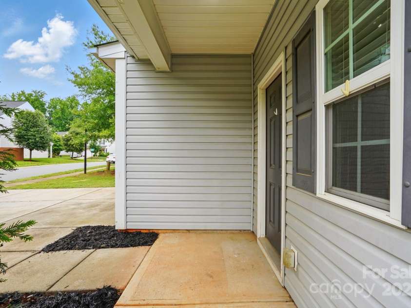 6322 Sydney Mae Lane, Charlotte, NC 28262.  MLS# CAR4260028, YatesRealty ID 16804. 