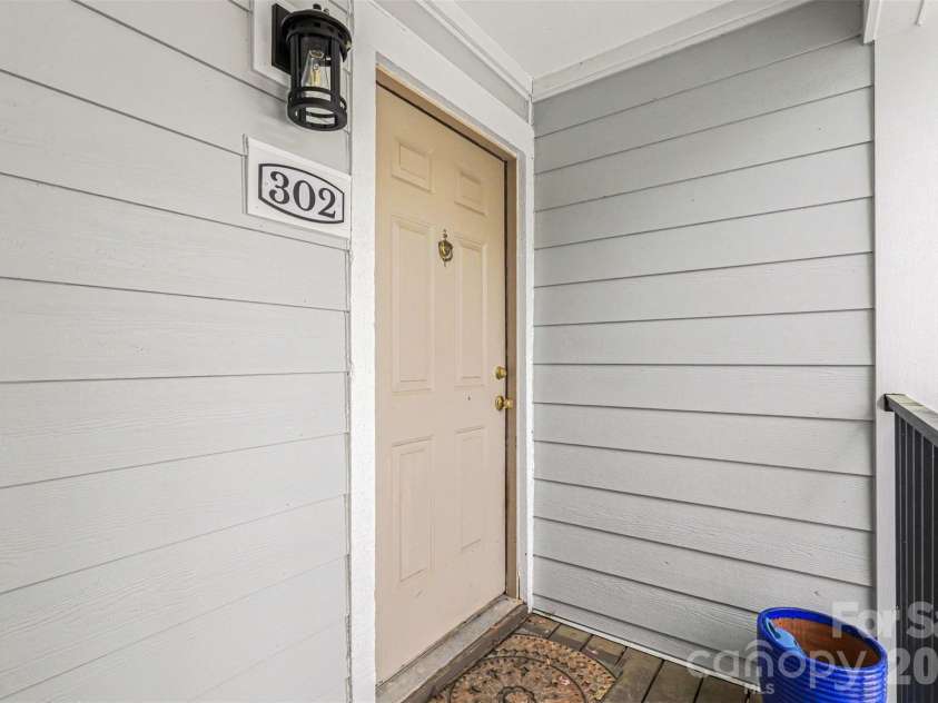 18809 Nautical Drive, Cornelius, NC 28031.  MLS# CAR4365474, YatesRealty ID 16807. 
