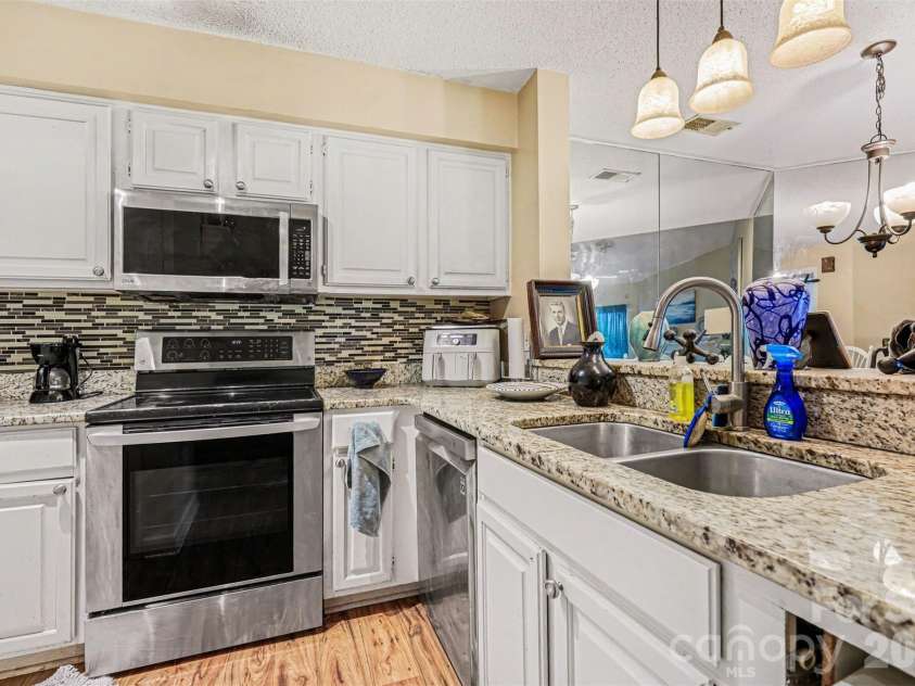 18809 Nautical Drive, Cornelius, NC 28031.  MLS# CAR4365474, YatesRealty ID 16807. 