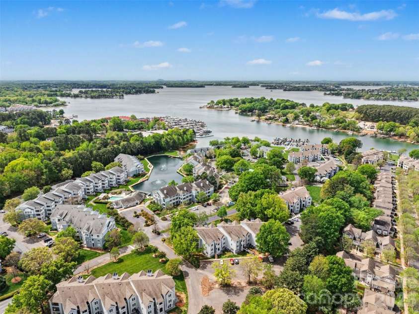 18809 Nautical Drive, Cornelius, NC 28031.  MLS# CAR4365474, YatesRealty ID 16807. 