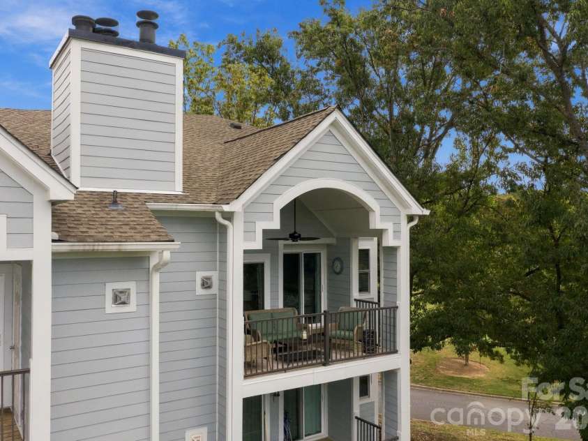 18809 Nautical Drive, Cornelius, NC 28031.  MLS# CAR4428851, YatesRealty ID 16807. 