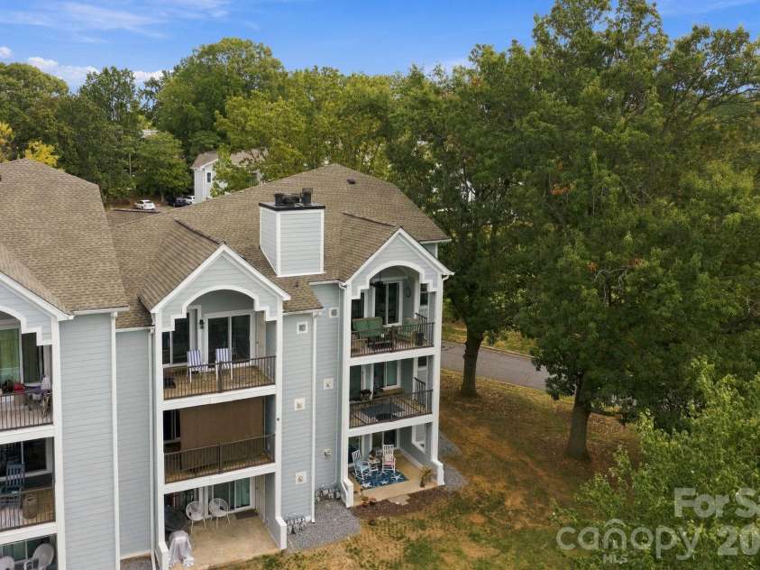 18809 Nautical Drive, Cornelius, NC 28031.  MLS# CAR4428851, YatesRealty ID 16807. 