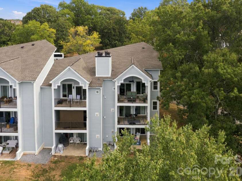 18809 Nautical Drive, Cornelius, NC 28031.  MLS# CAR4428851, YatesRealty ID 16807. 
