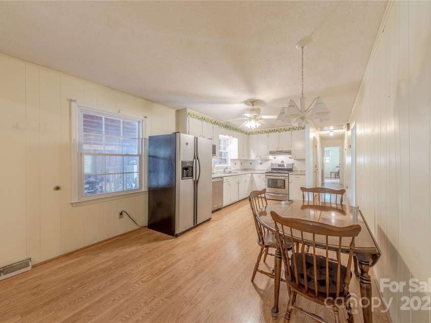 5840 Potter Road, Matthews, NC 28104.  MLS# CAR4261373, YatesRealty ID 16807. 