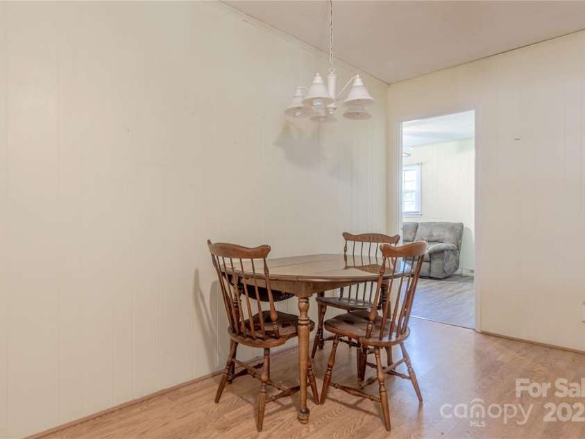 5840 Potter Road, Matthews, NC 28104.  MLS# CAR4261373, YatesRealty ID 16807. 