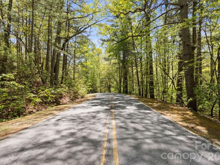 100 Greenbriar Avenue, Flat Rock, NC 28731.  MLS# CAR4373897, YatesRealty ID 16808. 
