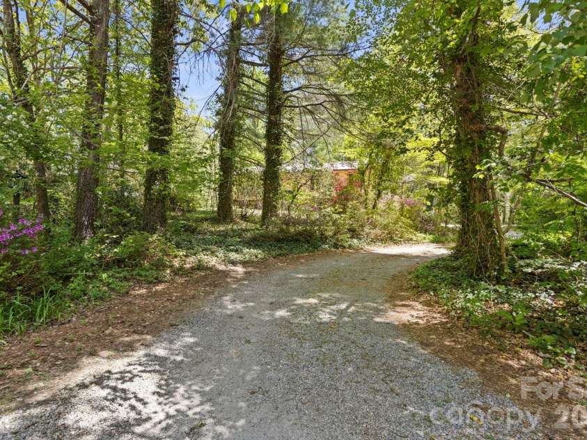 100 Greenbriar Avenue, Flat Rock, NC 28731.  MLS# CAR4373897, YatesRealty ID 16808. 