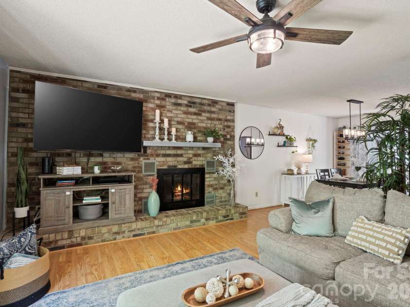100 Greenbriar Avenue, Flat Rock, NC 28731.  MLS# CAR4373897, YatesRealty ID 16808. 