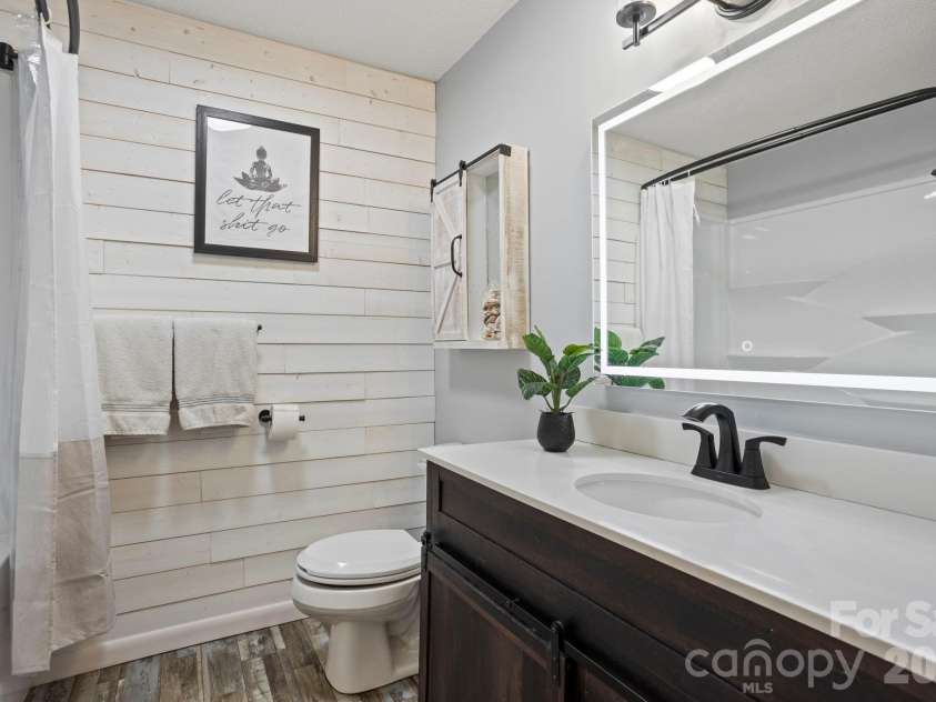 100 Greenbriar Avenue, Flat Rock, NC 28731.  MLS# CAR4373897, YatesRealty ID 16808. 