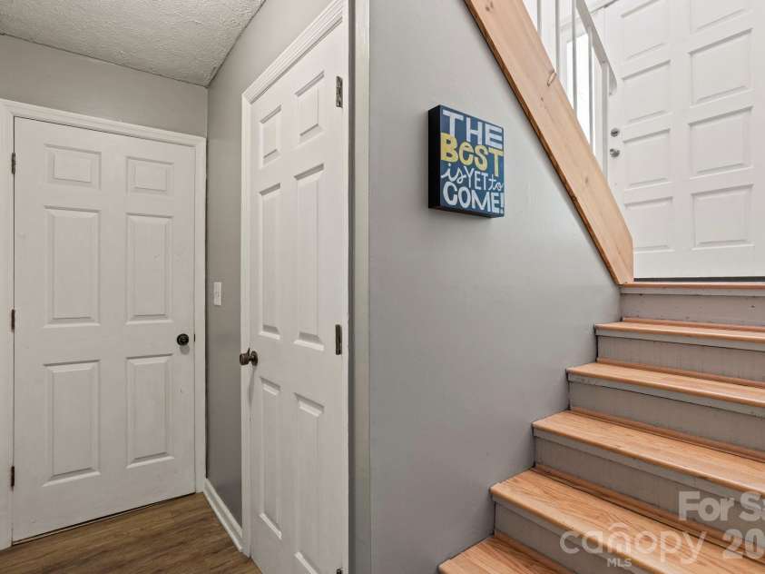 100 Greenbriar Avenue, Flat Rock, NC 28731.  MLS# CAR4373897, YatesRealty ID 16808. 