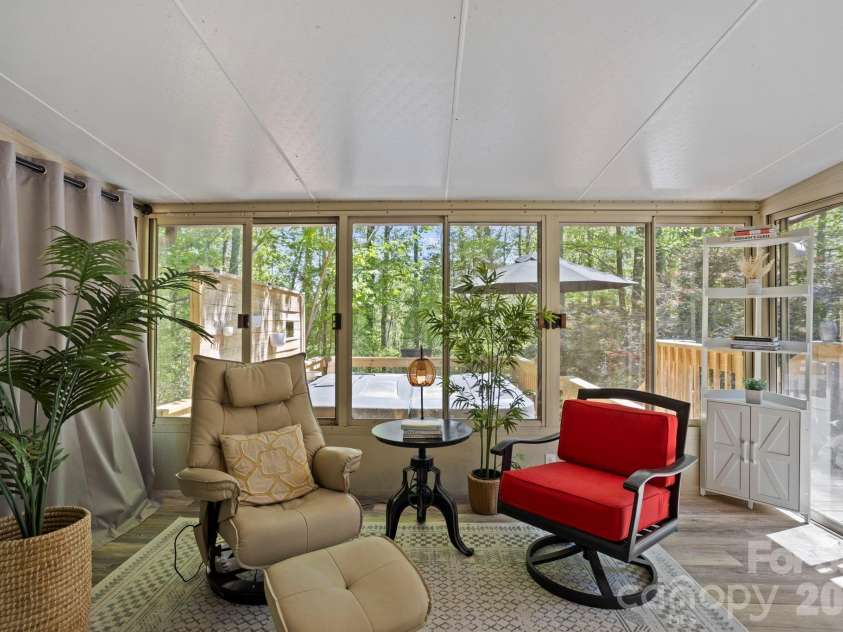 100 Greenbriar Avenue, Flat Rock, NC 28731.  MLS# CAR4373897, YatesRealty ID 16808. 