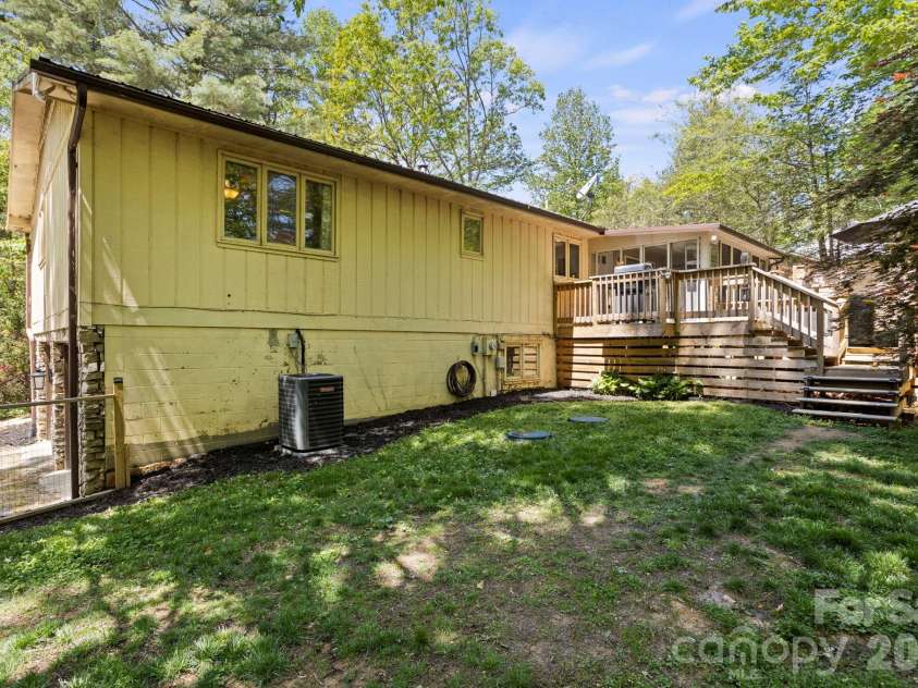 100 Greenbriar Avenue, Flat Rock, NC 28731.  MLS# CAR4373897, YatesRealty ID 16808. 