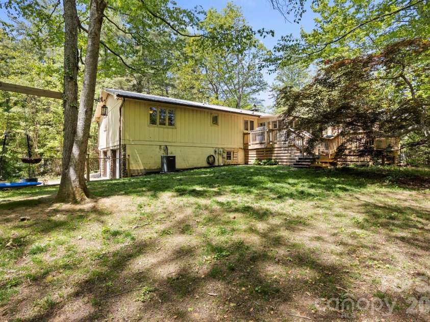 100 Greenbriar Avenue, Flat Rock, NC 28731.  MLS# CAR4373897, YatesRealty ID 16808. 