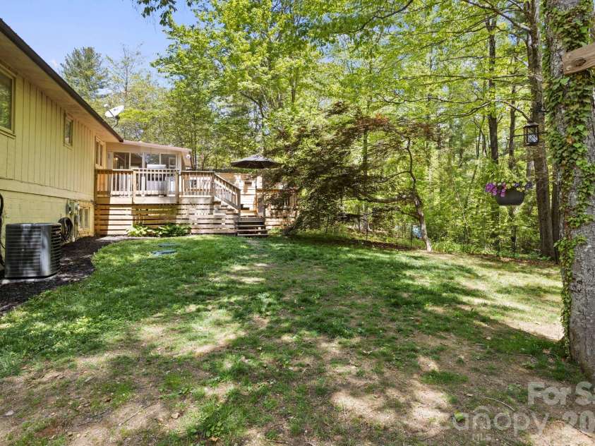 100 Greenbriar Avenue, Flat Rock, NC 28731.  MLS# CAR4373897, YatesRealty ID 16808. 