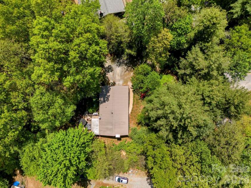 100 Greenbriar Avenue, Flat Rock, NC 28731.  MLS# CAR4373897, YatesRealty ID 16808. 