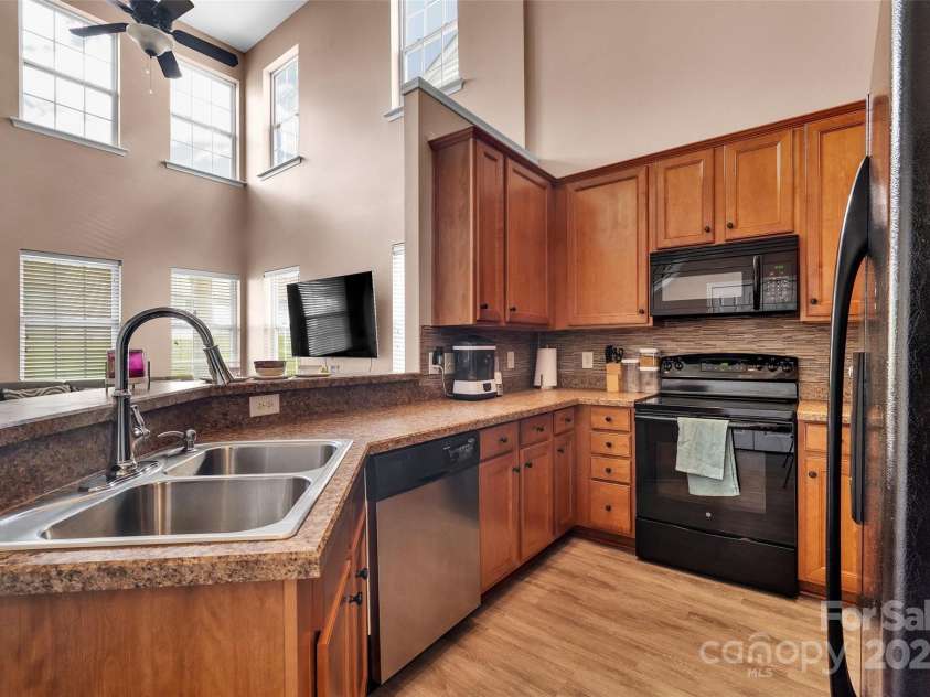 9614 Turning Wheel Drive, Charlotte, NC 28214.  MLS# CAR4257230, YatesRealty ID 16808. 
