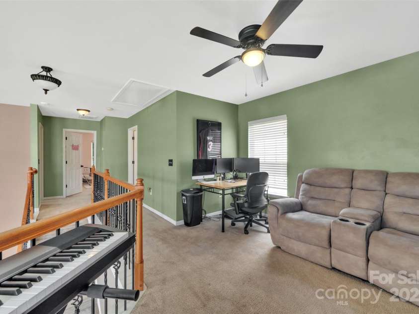 9614 Turning Wheel Drive, Charlotte, NC 28214.  MLS# CAR4257230, YatesRealty ID 16808. 