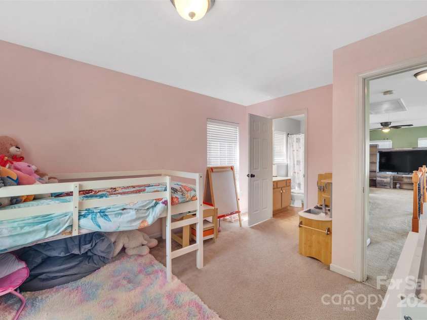 9614 Turning Wheel Drive, Charlotte, NC 28214.  MLS# CAR4257230, YatesRealty ID 16808. 
