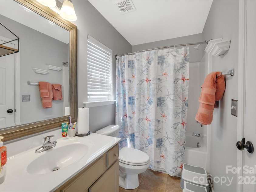 9614 Turning Wheel Drive, Charlotte, NC 28214.  MLS# CAR4257230, YatesRealty ID 16808. 