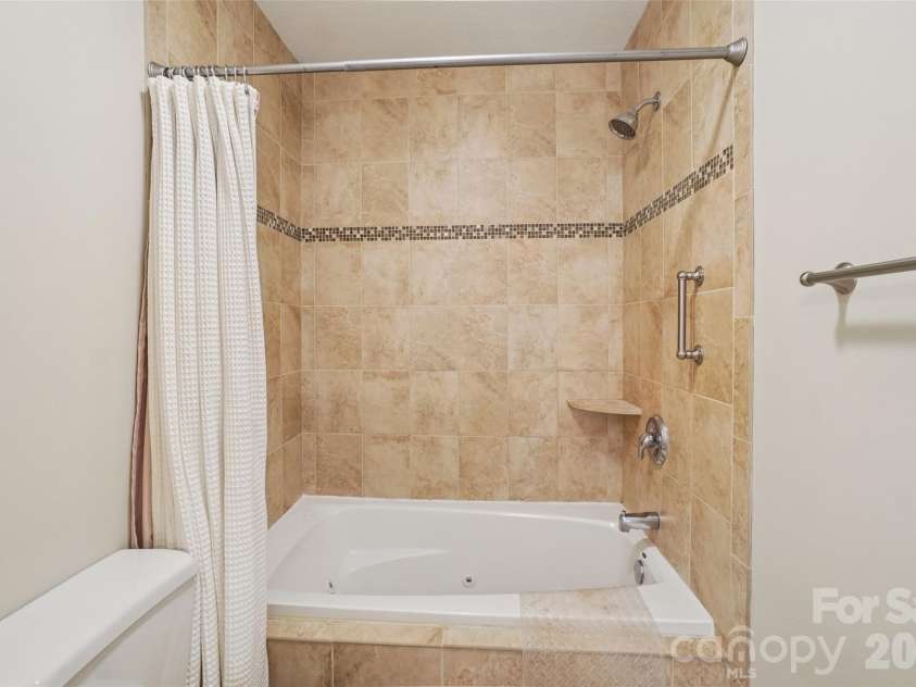 116 Dalya Road, Swannanoa, NC 28778.  MLS# CAR4346985, YatesRealty ID 16809. 