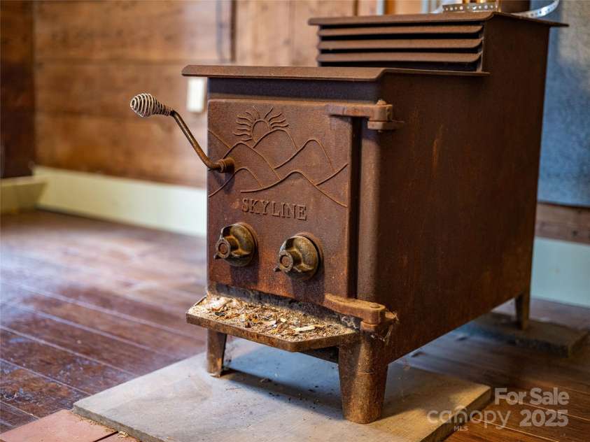 1 Mustang Drive, Leicester, NC 28748.  MLS# CAR4327824, YatesRealty ID 1681. 