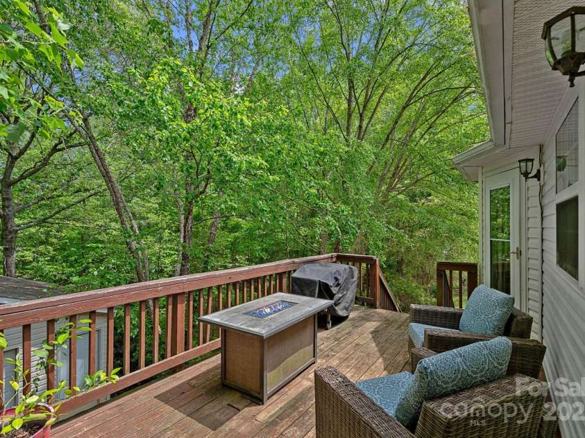160 Kingfisher Drive, Mooresville, NC 28117.  MLS# CAR4249997, YatesRealty ID 16811. Back Deck