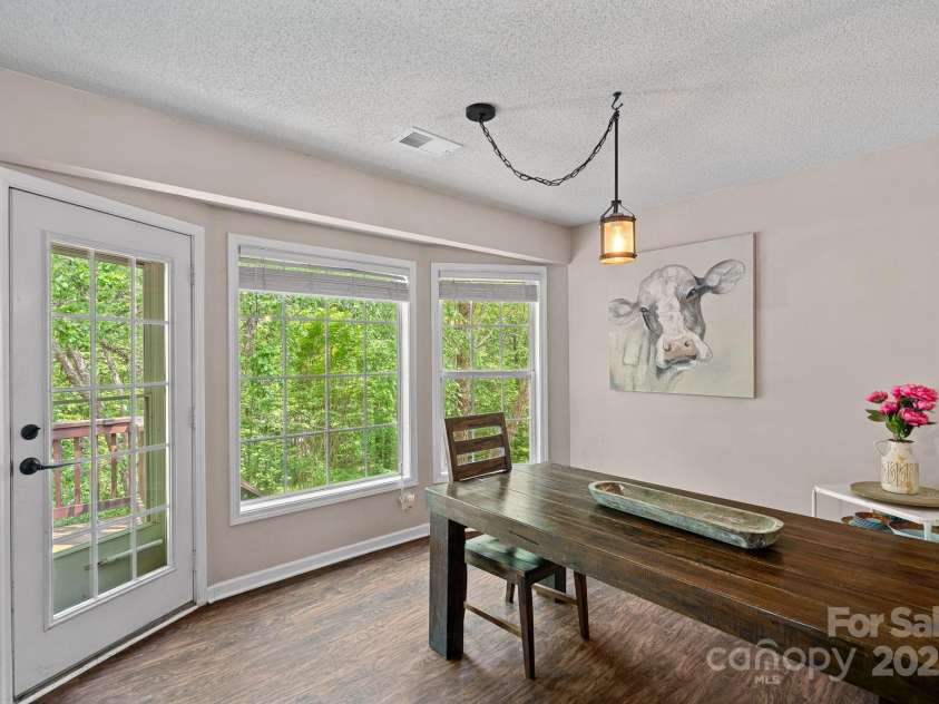 160 Kingfisher Drive, Mooresville, NC 28117.  MLS# CAR4249997, YatesRealty ID 16811. Dining Room