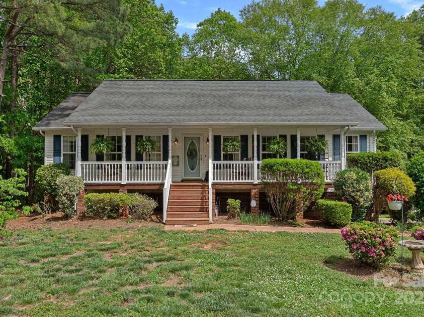 160 Kingfisher Drive, Mooresville, NC 28117.  MLS# CAR4249997, YatesRealty ID 16811. Front Elevation