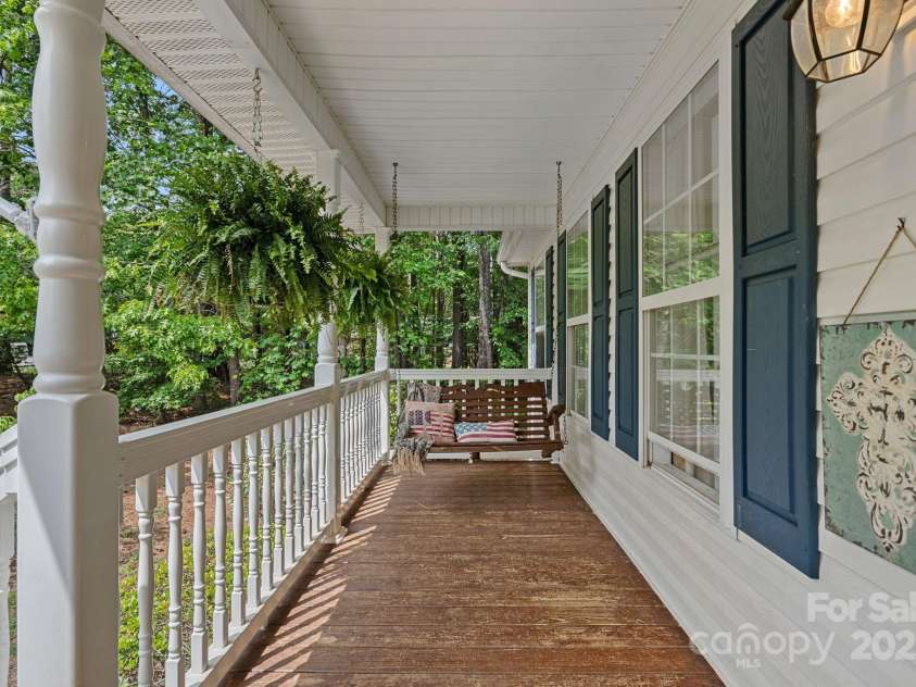 160 Kingfisher Drive, Mooresville, NC 28117.  MLS# CAR4249997, YatesRealty ID 16811. Front Porch
